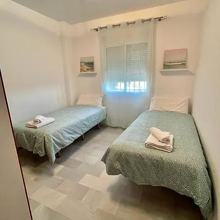 Faro Beach Apartment Fuengirola